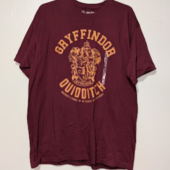 Harry Potter Short Sleeve Shirt Men's XL Maroon Gryffindor Quidditch NEW W/ Tag - Picture 1 of 5